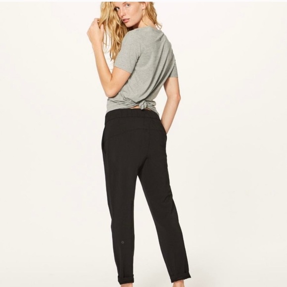 Lululemon On The Fly Black Jogger Athletic Pants - Picture 3 of 14